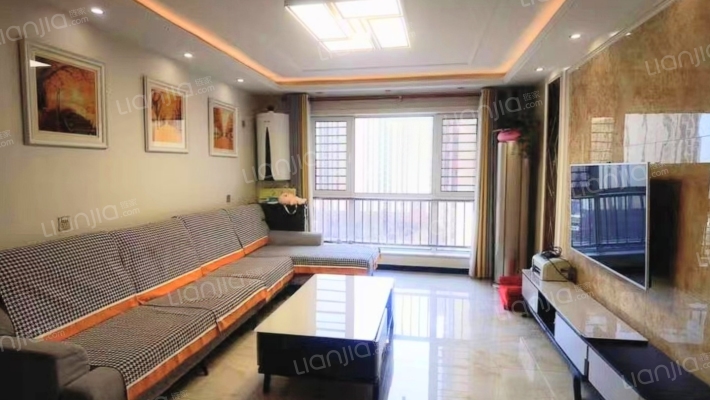 此房精装修，正规四居室，拎包入住 ，诚意出售-客厅