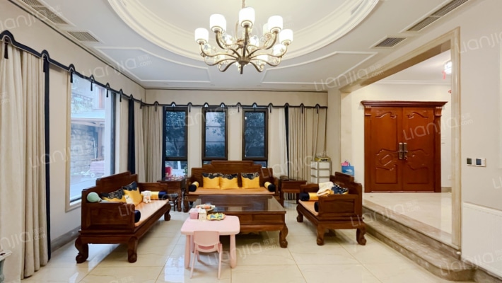 融创竣爵堡二手房实景图