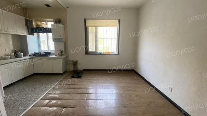 双语旁，独栋，满五，不唯一，位置好，购物方便，-餐厅