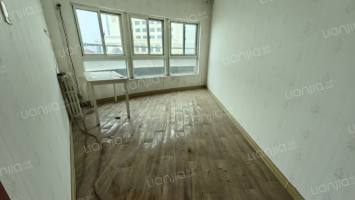 范阳路沿线  集中供暖 跃层 有大露台 视野好-卧室C