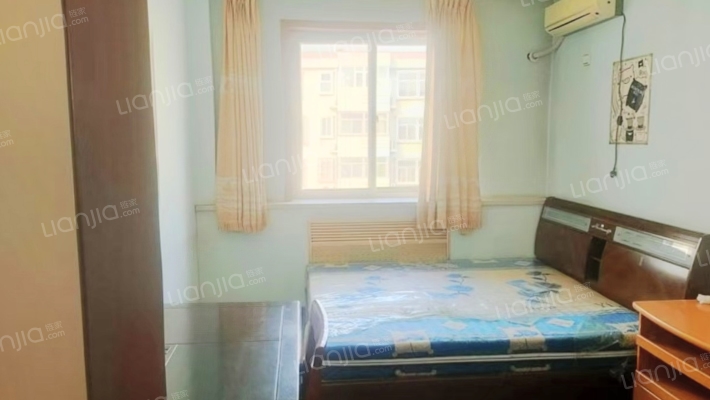 小区大门口南行20米是范阳路 南北通透户型 证满五唯一-卧室A