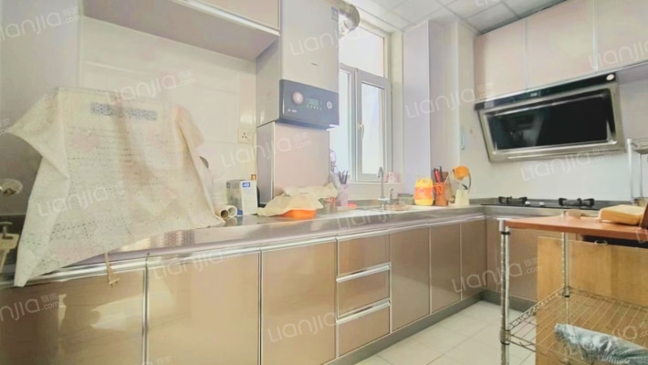 优质精装三居，中间楼层，业主诚意卖-厨房