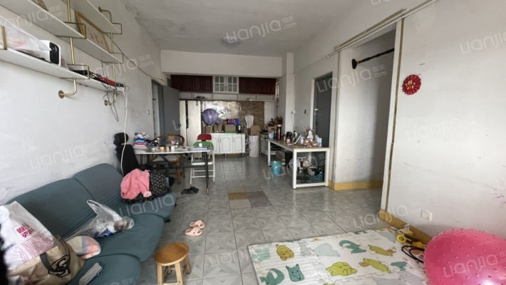 彩虹商城小区二手房实景图