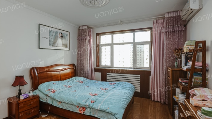亚兴国际公寓 观景楼层 中等装修 适合单身青年居住-卧室A