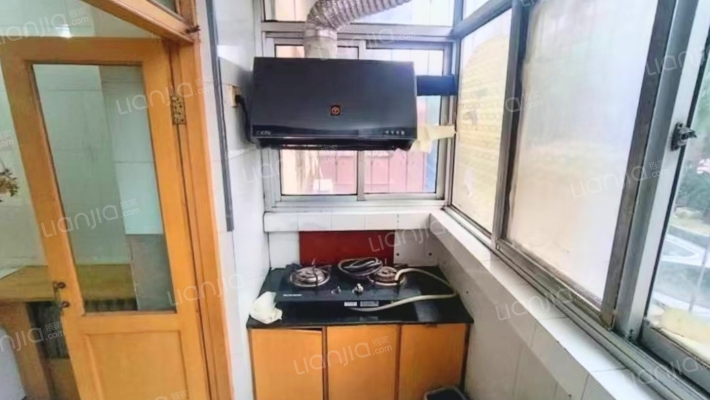 范阳路宜佳旺 银都小区南北通透三居室，低楼层-厨房