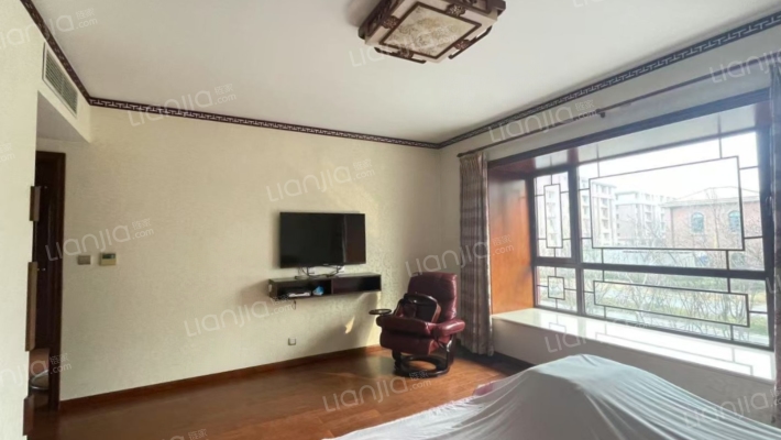 此房精装修，北京院子只有一栋精装.自住的独栋别墅。-卧室B