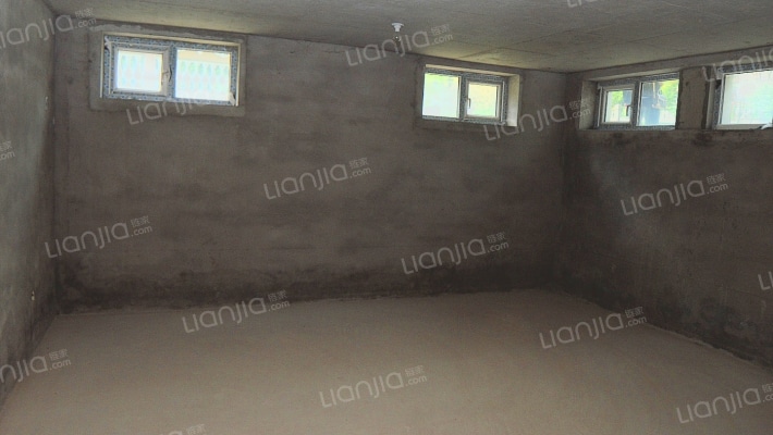 业主急售!本满五唯一独栋带南向大院子、距离北京800米-客厅B