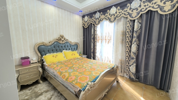 南北通透的联排别墅，品质社区，绿化好，没有遮挡.-卧室B