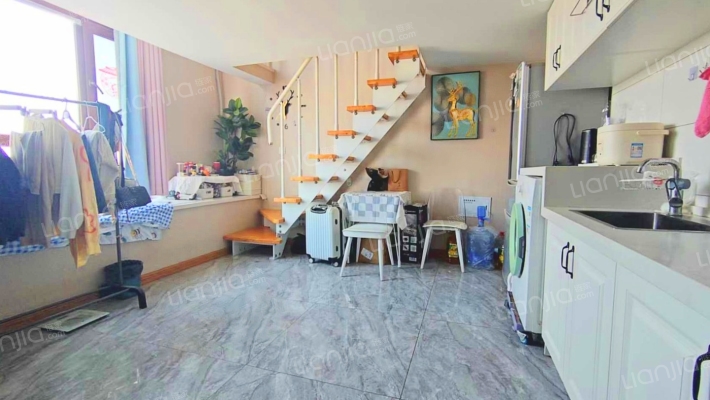 冠军寓二手房实景图