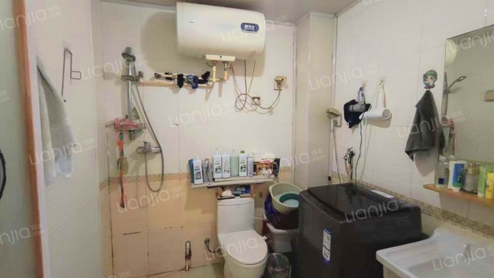 名流五期  南北通透  两居室  满二-卫生间