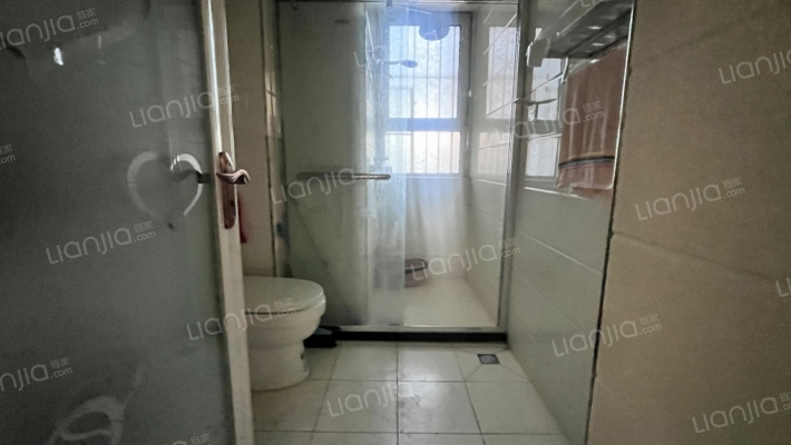 范阳路沿线 中装朝南两居室 出行方便 次新电梯房-卫生间