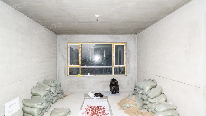  德邻盛世佳苑二手房实景图