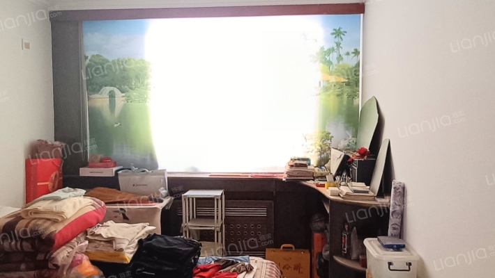 此房满五唯一，地理位置优越，南北通透采光好，税费低-卧室B