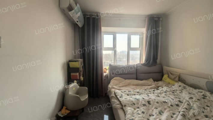三利中和城B区大两居，精装修，门口838车站，采光好。-卧室A