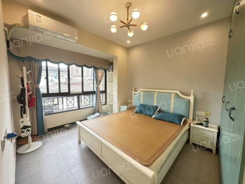 整租·隆鑫爱琴海二期 3室1厅 南