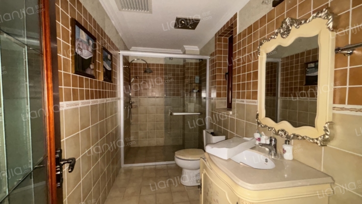 东京都独栋别墅 临湖临球场 带大院子-卫生间B