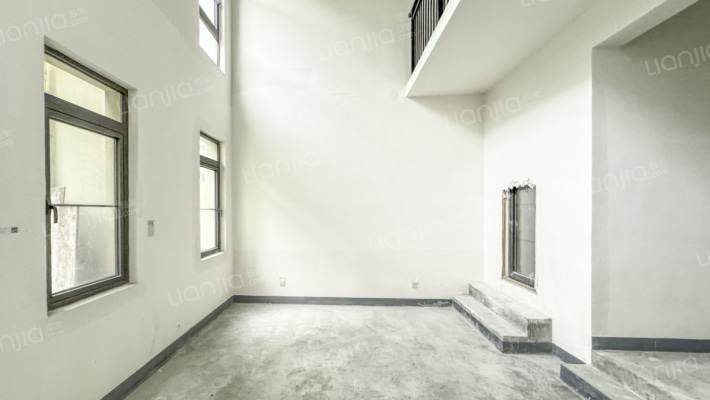 融创紫泉枫丹二手房实景图