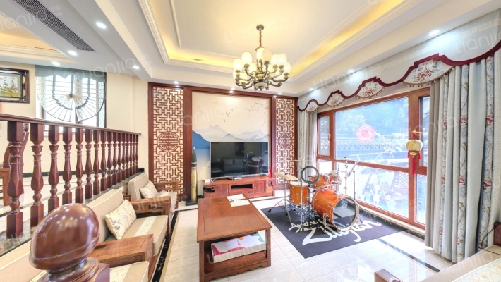 湖畔春秋二手房实景图