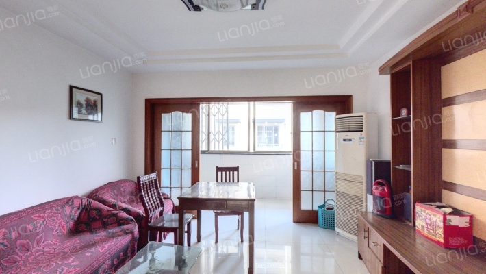 万峰四期小区二手房实景图