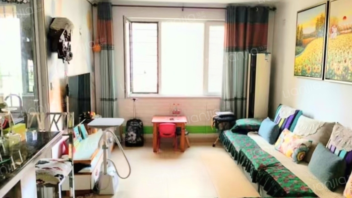 水岸花城，好房源，环境好，交通便利。-客厅