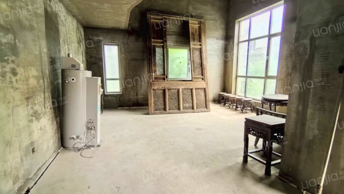 东京都高尔夫 独栋别墅 临水系 大院子 客厅带挑空-客厅