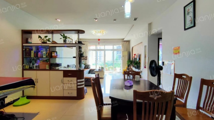 河畔名居B区二手房实景图