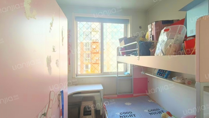 集体供暖...精装修自住 出门就是公园-卧室C