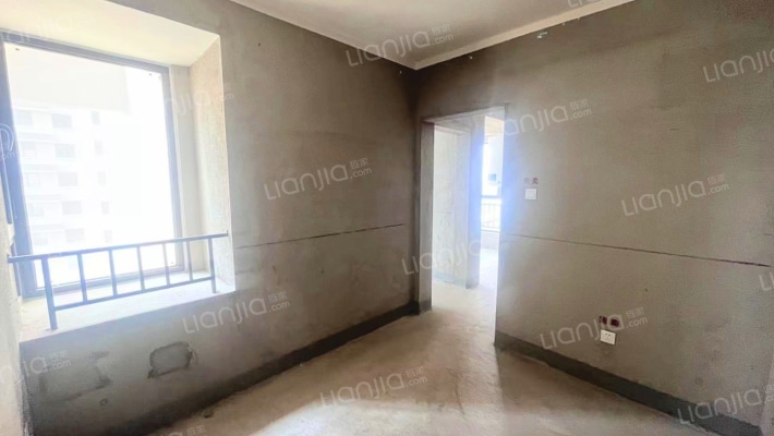 房子，毛坯房，户型方正没有浪费空间，房子集中供暖.-卧室B