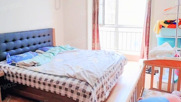 德信公园南侧 电梯房 两梯两户 南北通透三居-卧室A