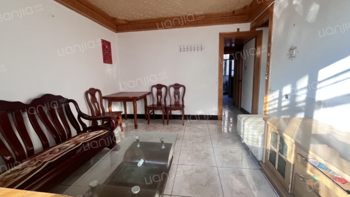 范阳路板楼2层，南北通透两居，房本满五唯一-客厅