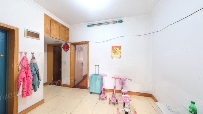 市医院家舍1-21二手房实景图