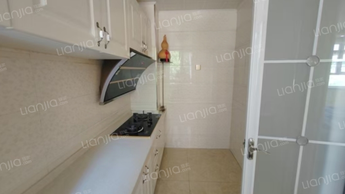 房子干净整洁    南北通透    格局户型方正-厨房