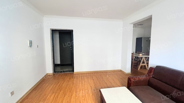 正规三居，三义西 丁方便，税费低靠谱卖视野开阔-客厅