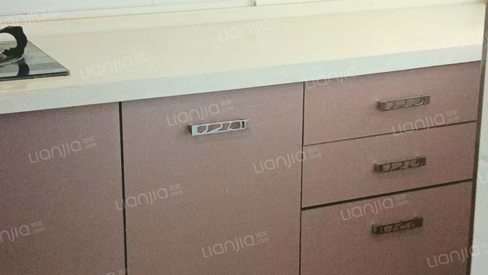 房本满二，精装修，拎包入住，南北通透两居 无遮挡-厨房