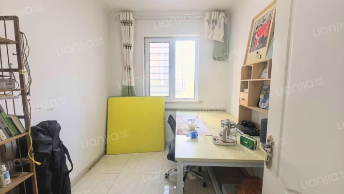 三利中和城一期南北通透三居，位置好离北京近的小区。-卧室C