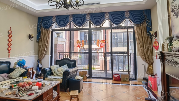 翡翠山城红郡二手房实景图