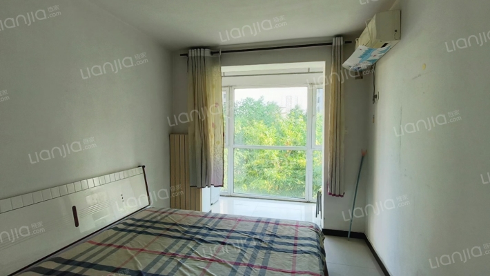 华阳路理想城，全阳户型房本满五年-卧室A