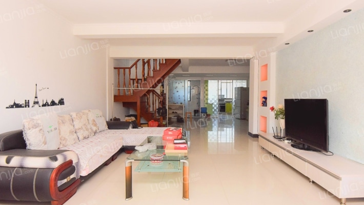 桃源山庄4-2-1-2 205.00m² 140 万-客厅