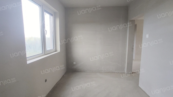 低层二居急售，房本满二，价可议-卧室B