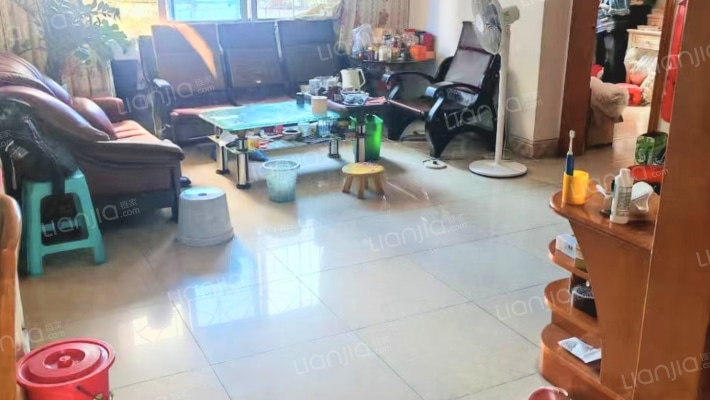 环卫局宿舍二手房实景图