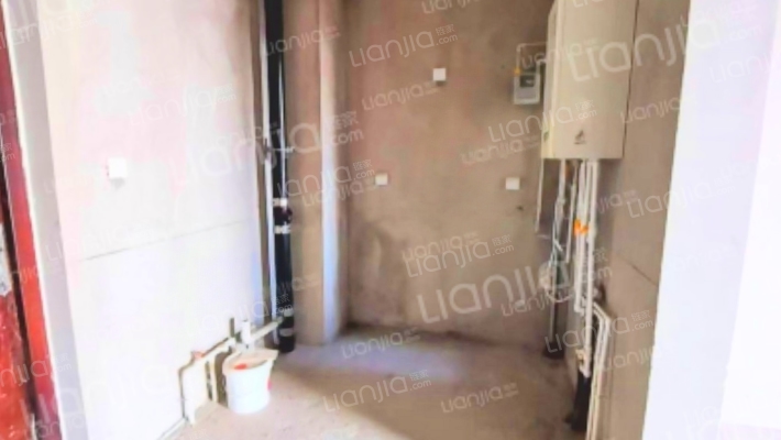 此房房本在手 低楼层 但采光没问题-厨房