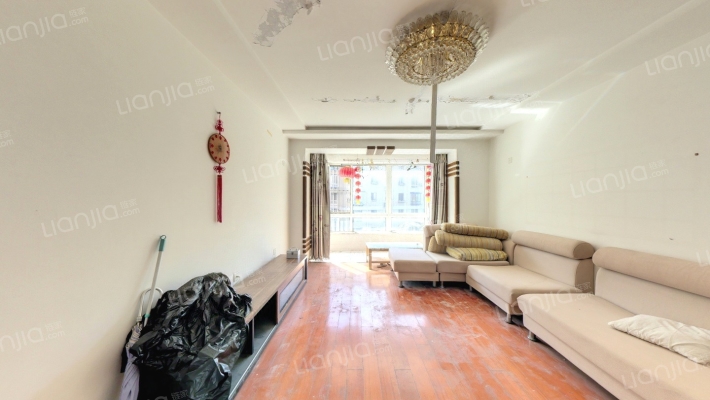 假日兰庭二手房实景图