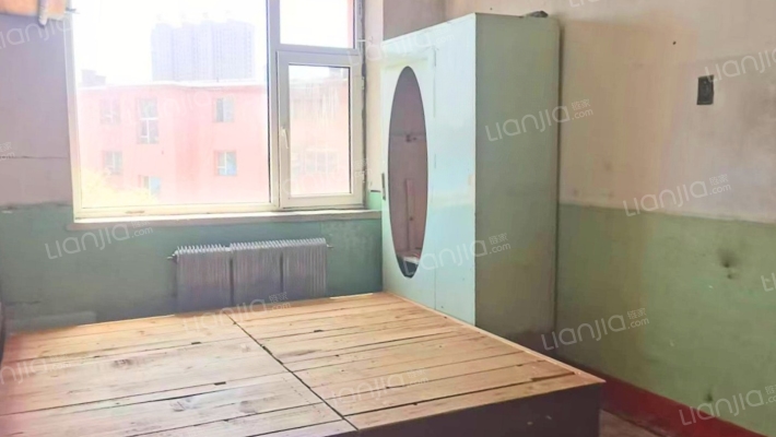 宝山路林业局楼二手房实景图