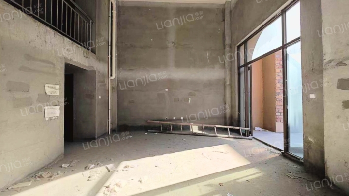 河畔春风二手房实景图