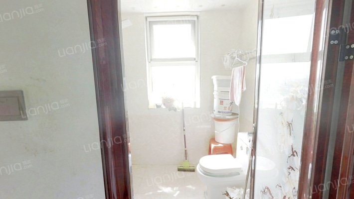 此房满二税费低，带车位地下室 好楼层 采光视野好-卫生间A