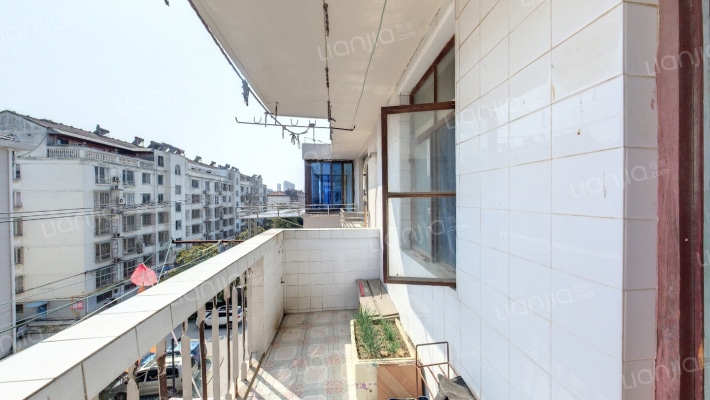 秀山新村 高层 两室一厅 老装修 满五唯一 看房方便-阳台