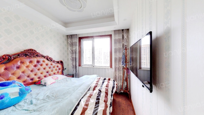 此房房东诚意出售 自住精装加装地暖 环境优美-卧室D
