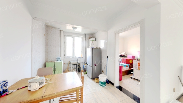 香邑溪谷人车分流社区 房本满二带车位和地下室-餐厅