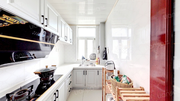 精装修南北通透好格局 视野开阔，集中供暖-厨房