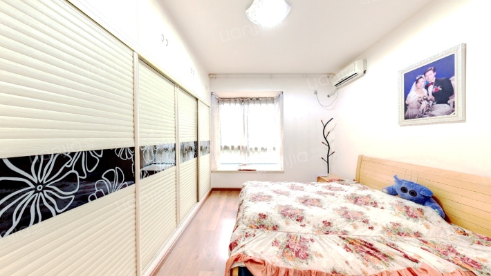 仁和上海花园中间楼层精装三居室出售家具家电一起出售-卧室A